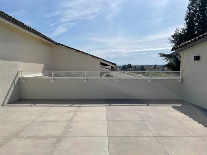 Une terrasse attenante rénovée Libourne
